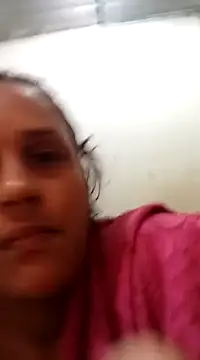 Snapshot of Andreita_95 chatting on 03-18-25, 06:04 Andreita 95 online show from 03-18-25, 06:04