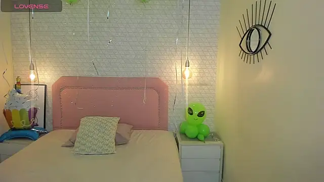 Kittytimberlake online show from 03-20-26, 01:38