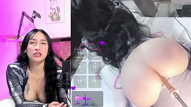 Snapshot of lili_moonn chatting on 10-24-25, 11:06 lili moonn online show from 10-24-25, 11:06