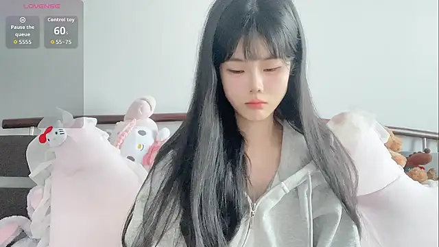 Qedgjwyz1 online show from 04-08-26, 11:27