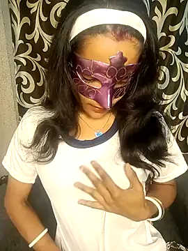 Snapshot of REVA_DARLING chatting on 01-15-25, 03:43 REVA DARLING online show from 01-15-25, 03:43