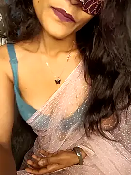 Snapshot of REVA_DARLING chatting on 01-26-25, 02:19 REVA DARLING online show from 01-26-25, 02:19