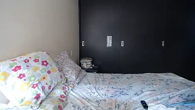 KAROLCANDY online show from 04-28-26, 07:30