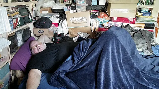 hadeszeuss2 online show from 03-26-26, 02:44