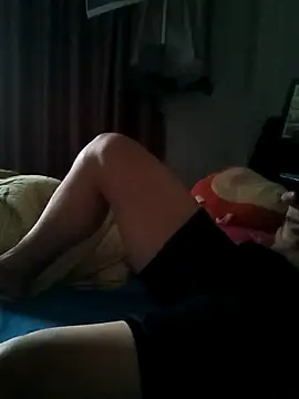 bisstinho18 online show from 03-09-25, 09:57