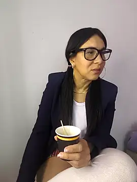 Camille jhonson online show from 12-02-25, 10:20