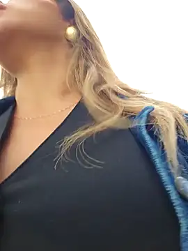 Karen San Miguel online show from 10-26-25, 08:04