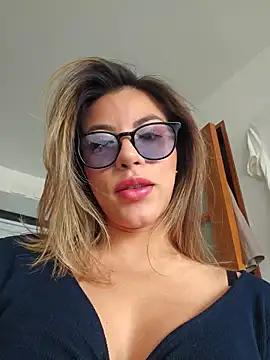 Karen San Miguel online show from 11-10-25, 07:46