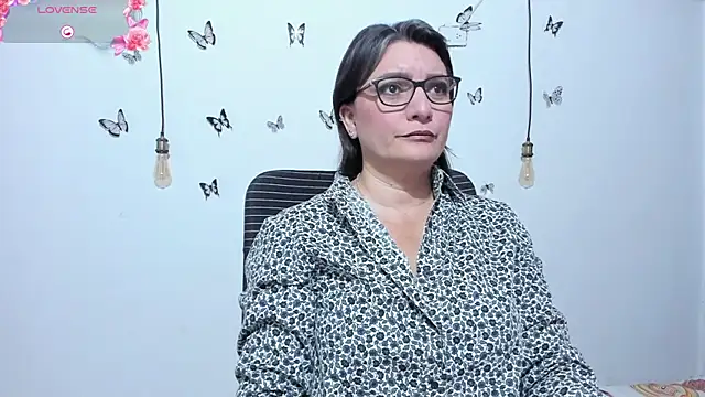 Amie Adams82  online show from 04-28-26, 01:16