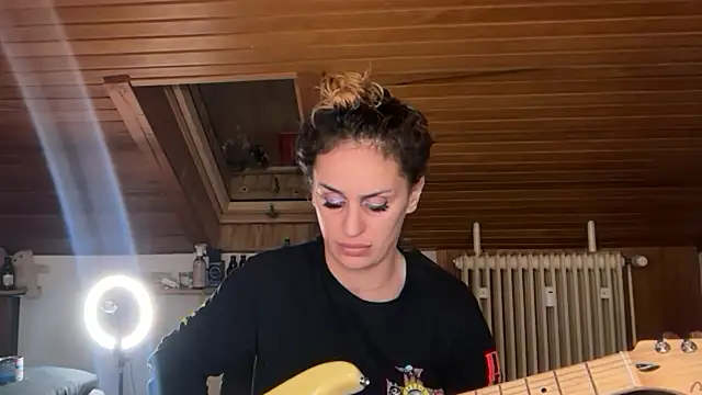 JeSuisUnTapin online show from 10-11-25, 11:47