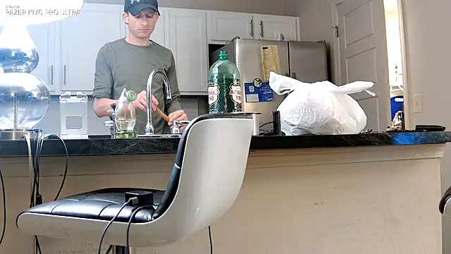 Snapshot of Dilldough405 chatting on 01-09-26, 01:30 Dilldough405 online show from 01-09-26, 01:30