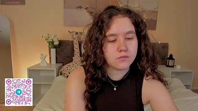 Ariella Sol online show from 06-25-26, 01:27