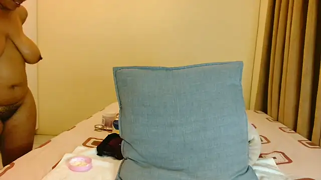 Snapshot of ALEXABOUJEE95 chatting on 03-11-25, 04:21 ALEXABOUJEE95 online show from 03-11-25, 04:21