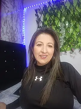 Snapshot of any_mour chatting on 11-11-25, 04:18 any mour online show from 11-11-25, 04:18