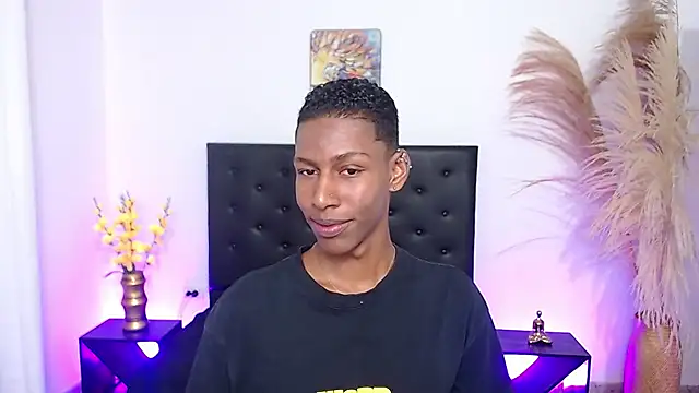 Snapshot of maiki18_ chatting on 11-01-25, 01:57 maiki18 online show from 11-01-25, 01:57