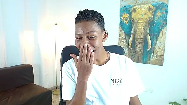 Snapshot of maiki18_ chatting on 12-02-25, 08:37 maiki18 online show from 12-02-25, 08:37