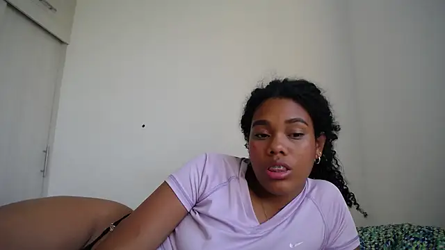 Snapshot of Dena_k_ chatting on 01-10-25, 10:25 Dena k  online show from 01-10-25, 10:25