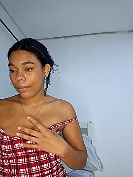 Snapshot of Dena_k_ chatting on 03-05-25, 10:55 Dena k  online show from 03-05-25, 10:55