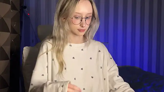 Snapshot of mayvi_cold chatting on 02-20-25, 09:09 mayvi cold online show from 02-20-25, 09:09