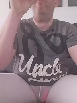 Snapshot of ShyBoy1982 chatting on 11-06-25, 01:12 ShyBoy1982 online show from 11-06-25, 01:12