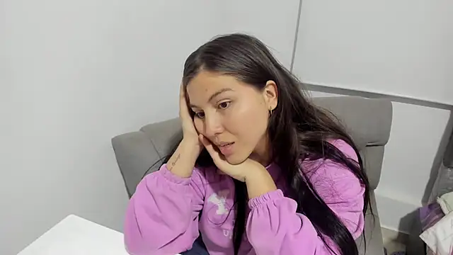 Emily Rowley online show from 12-20-25, 03:57