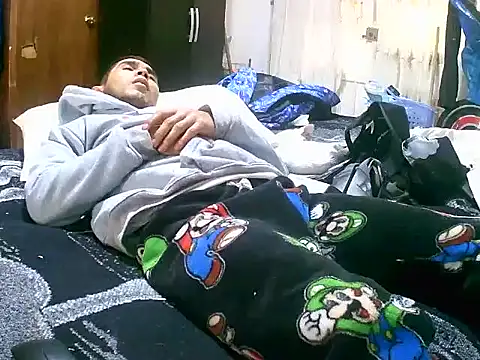 Snapshot of jperezofficial1 chatting on 09-17-25, 02:08 jperezofficial1 online show from 09-17-25, 02:08