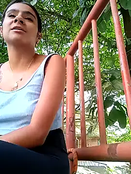 Snapshot of Leslly_ chatting on 12-14-24, 10:34 Leslly online show from 12-14-24, 10:34