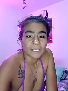 Snapshot of Leslly_ chatting on 01-10-25, 10:17 Leslly online show from 01-10-25, 10:17