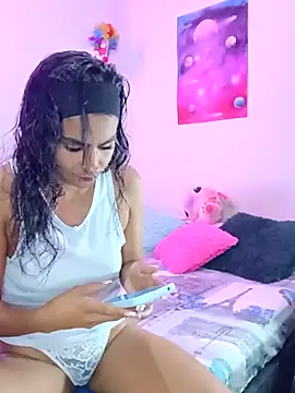 Snapshot of Leslly_ chatting on 02-23-25, 04:07 Leslly online show from 02-23-25, 04:07