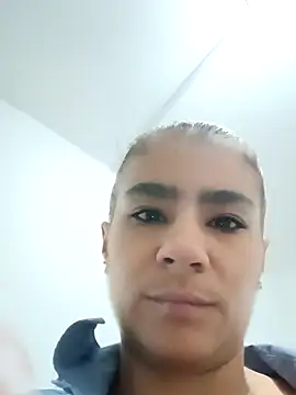 Snapshot of Leslly_ chatting on 02-24-25, 11:32 Leslly online show from 02-24-25, 11:32