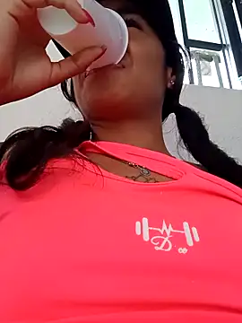 Snapshot of Leslly_ chatting on 03-09-25, 07:37 Leslly online show from 03-09-25, 07:37