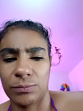 Snapshot of Leslly_ chatting on 03-18-25, 10:14 Leslly online show from 03-18-25, 10:14