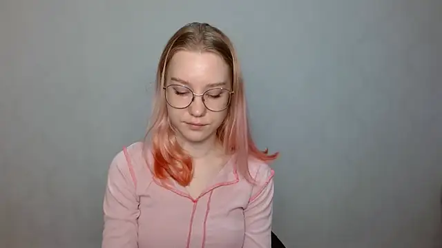 Snapshot of cindi_hot chatting on 12-22-24, 09:55 cindi hot online show from 12-22-24, 09:55