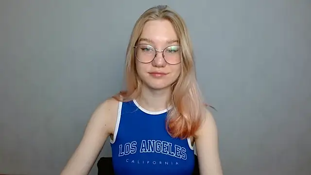 Snapshot of cindi_hot chatting on 01-03-25, 09:36 cindi hot online show from 01-03-25, 09:36