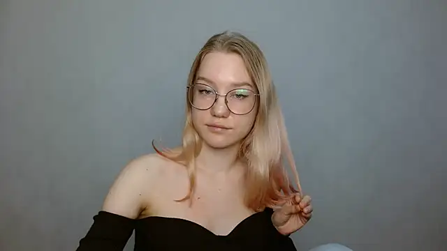 Snapshot of cindi_hot chatting on 01-14-25, 11:31 cindi hot online show from 01-14-25, 11:31