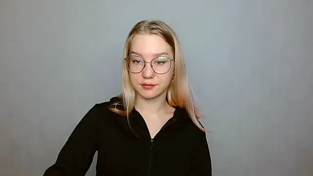 Snapshot of cindi_hot chatting on 01-25-25, 08:53 cindi hot online show from 01-25-25, 08:53