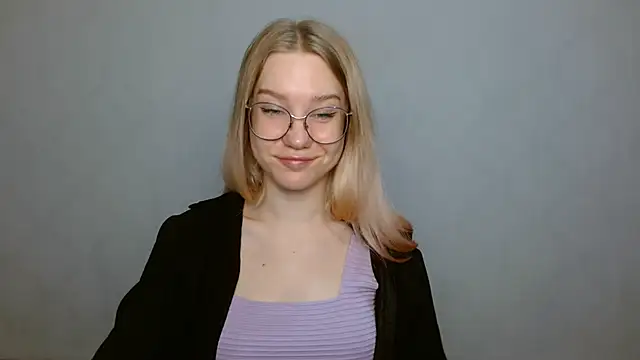 Snapshot of cindi_hot chatting on 01-26-25, 09:08 cindi hot online show from 01-26-25, 09:08