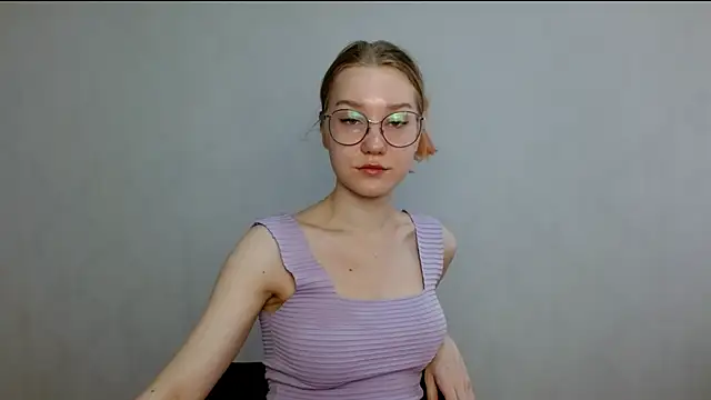 Snapshot of cindi_hot chatting on 03-07-25, 08:34 cindi hot online show from 03-07-25, 08:34