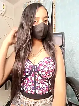 Parinaaz18 online show from 12-22-25, 01:13