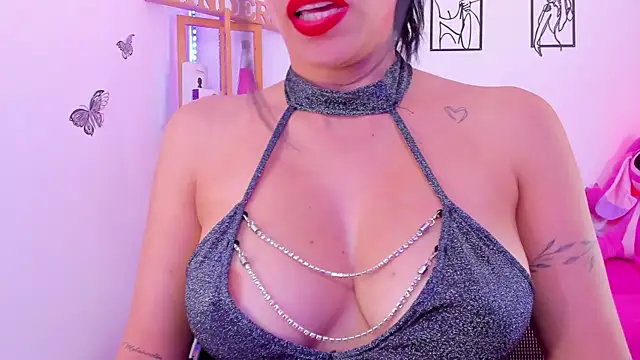 Snapshot of EmillySanders chatting on 07-29-26, 10:19 EmillySanders online show from 07-29-26, 10:19