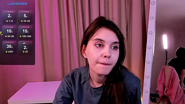 Snapshot of SusieMorris chatting on 12-06-24, 08:15 SusieMorris online show from 12-06-24, 08:15