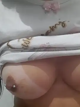 AmandaS2k online show from 11-21-25, 01:37