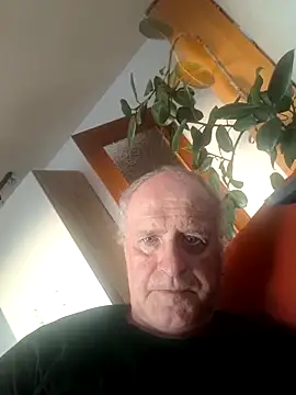 Milkasahne64 online show from 09-29-25, 04:34