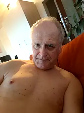 Milkasahne64 online show from 10-03-25, 06:43