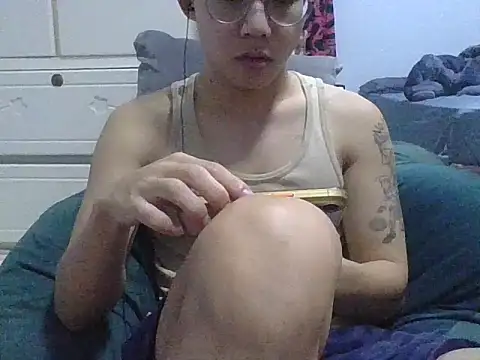 ZHIIz online show from 04-14-26, 05:08