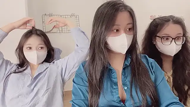 Snapshot of Bamboo_Swetie chatting on 11-14-25, 03:22 Bamboo Swetie online show from 11-14-25, 03:22