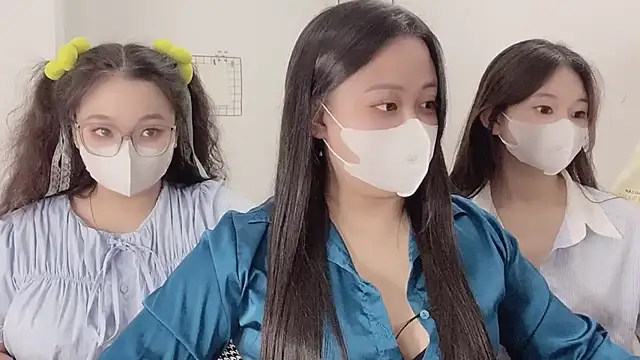 Snapshot of Bamboo_Swetie chatting on 11-15-25, 03:08 Bamboo Swetie online show from 11-15-25, 03:08