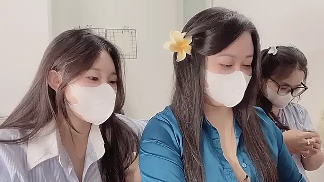 Snapshot of Bamboo_Swetie chatting on 11-20-25, 03:12 Bamboo Swetie online show from 11-20-25, 03:12