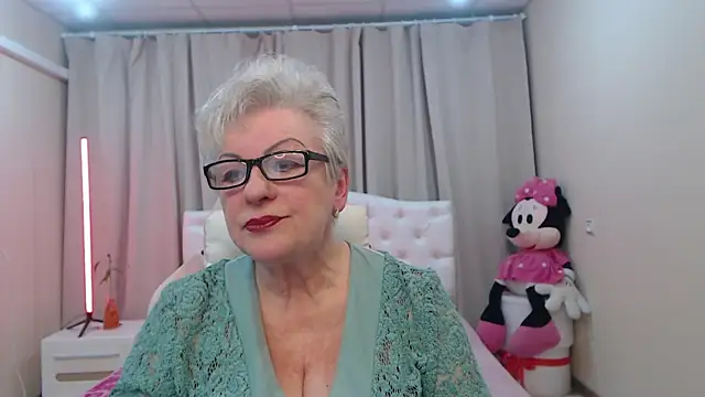 KayleSmoll online show from 04-27-26, 06:39