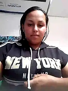 Snapshot of perla_grens chatting on 01-24-25, 04:17 perla grens online show from 01-24-25, 04:17